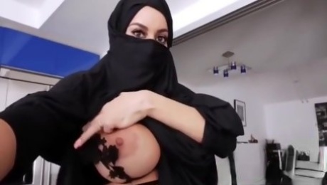 Victoria June - Amateur Arab Part 3