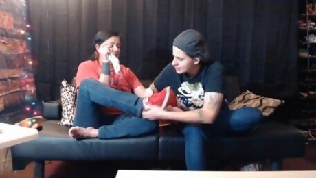 Lesbian Sneakers Socks Foot Smelling Itching