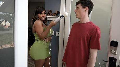 Impressive sideways pose fuck with a hot ebony TiaMaria