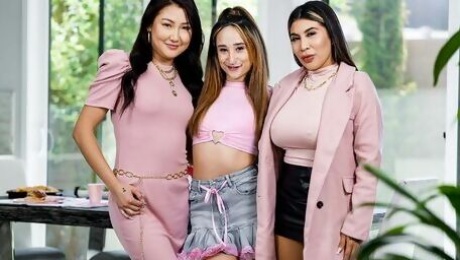 Beautiful Tokyo Lynn and Isabella Nice - big tits xxx - UsePOV